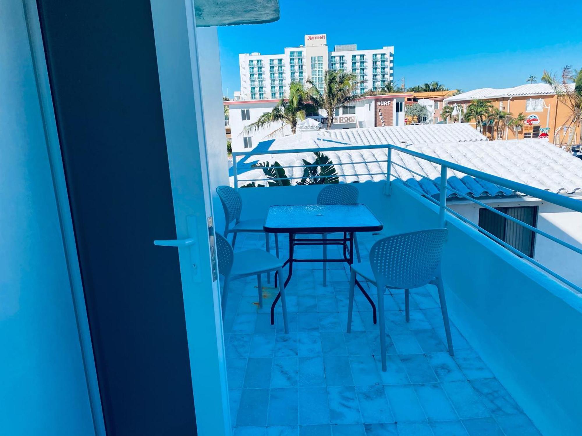 The Marlin Beachside Hollywood Room photo
